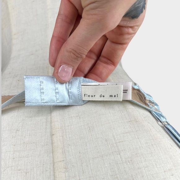 Fleur Du Mal LILY EMBROIDERY PLUNGE DEMI BRA - SOLD OUT POWDER BLUE - Picture 5 of 6